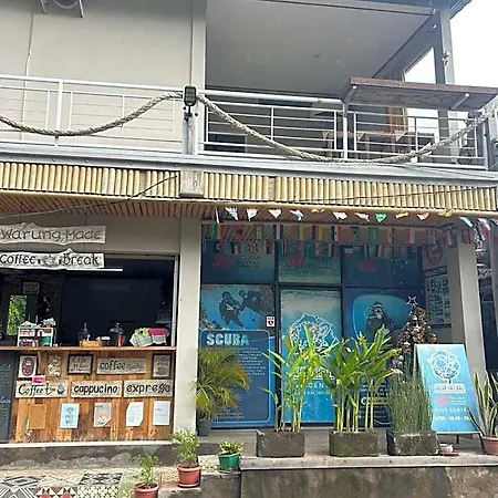 Blue Waves Hostel Amed